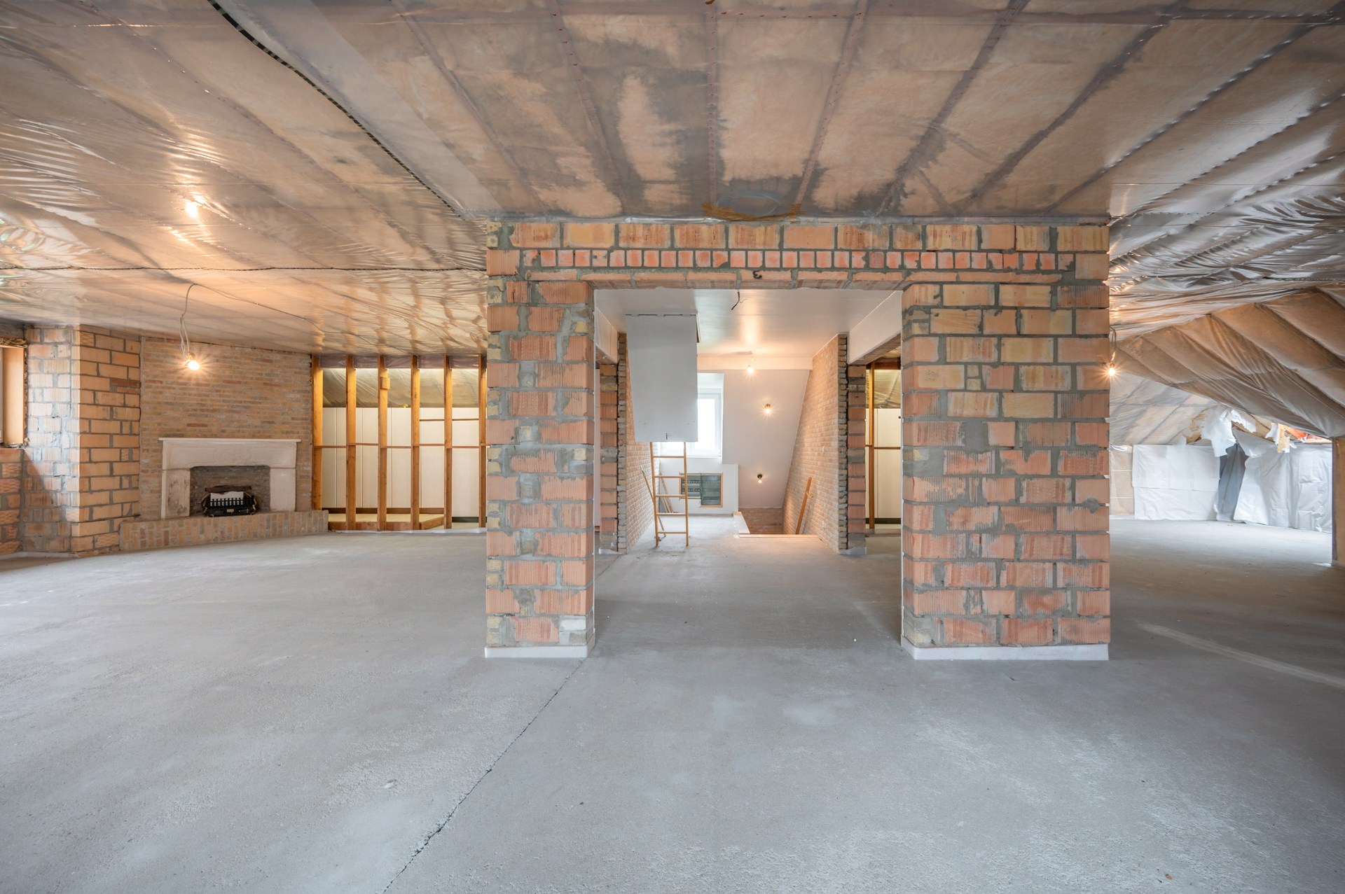 Ontdek deze karaktervolle villa, rustig gelegen in het gegeerde Duinbergen, op wandelafstand van het strand (incl. zeer ruime dubbele inpandige garage) 