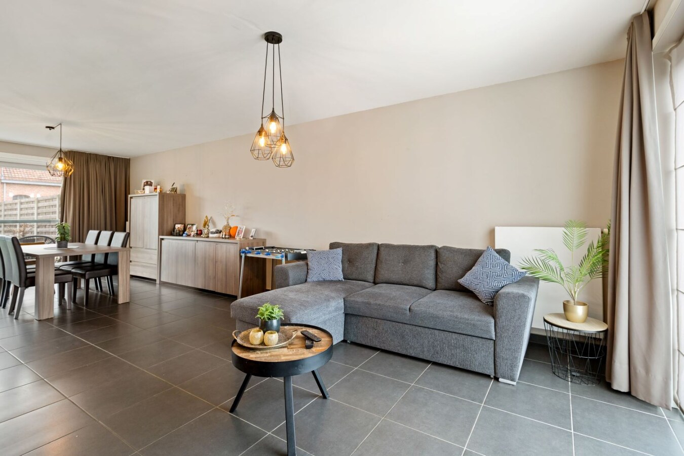 Centraal gelegen, halfopen woning met zonnige tuin 