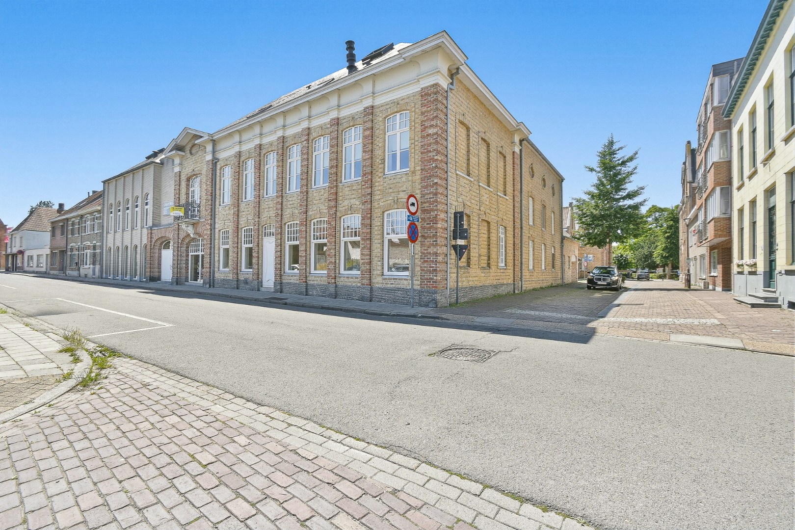 Duplex-appartement in rustige residentie met twee slaapkamers en terras 