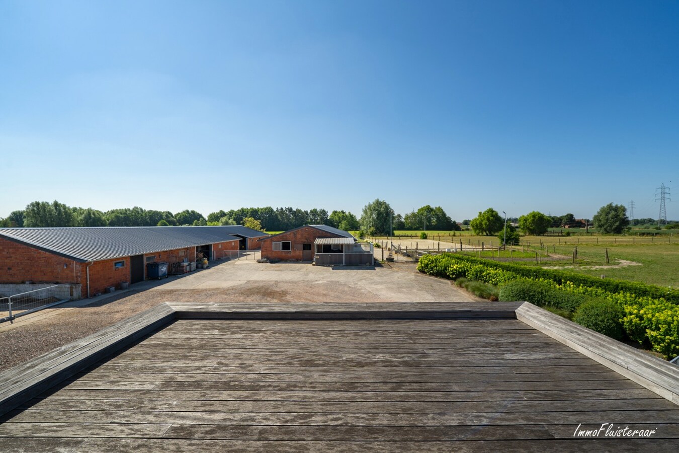 Unieke eigendom met paardenaccommodatie op 33.647 m² in Menen 