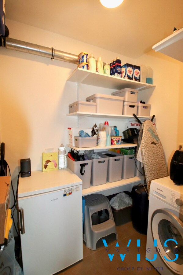 Instapklaar tweeslaapkamer appartement met 2 terrassen te Kluizen ! 