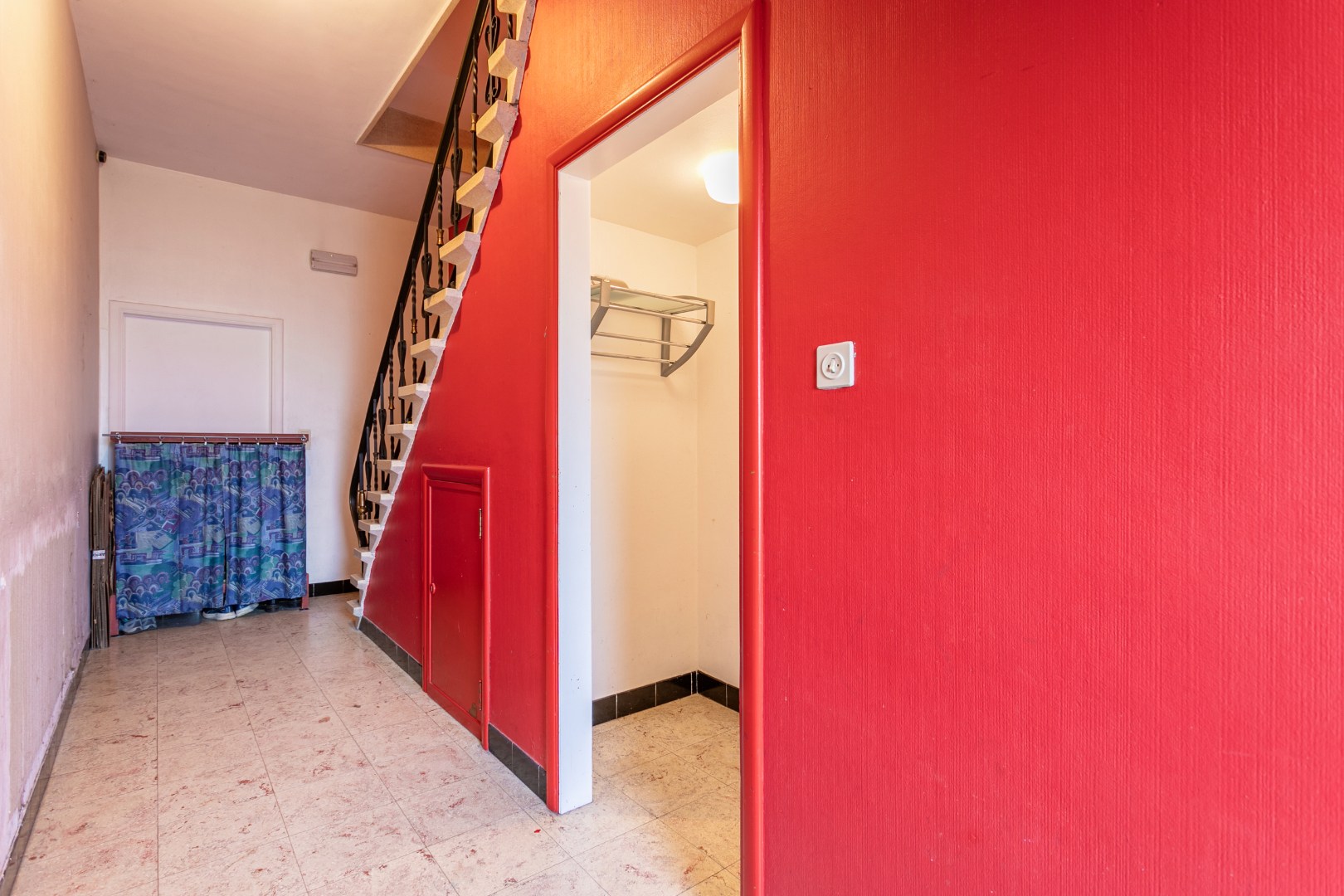 App 200m² met 3 slpks, terras en autostaanplaats te Halle 