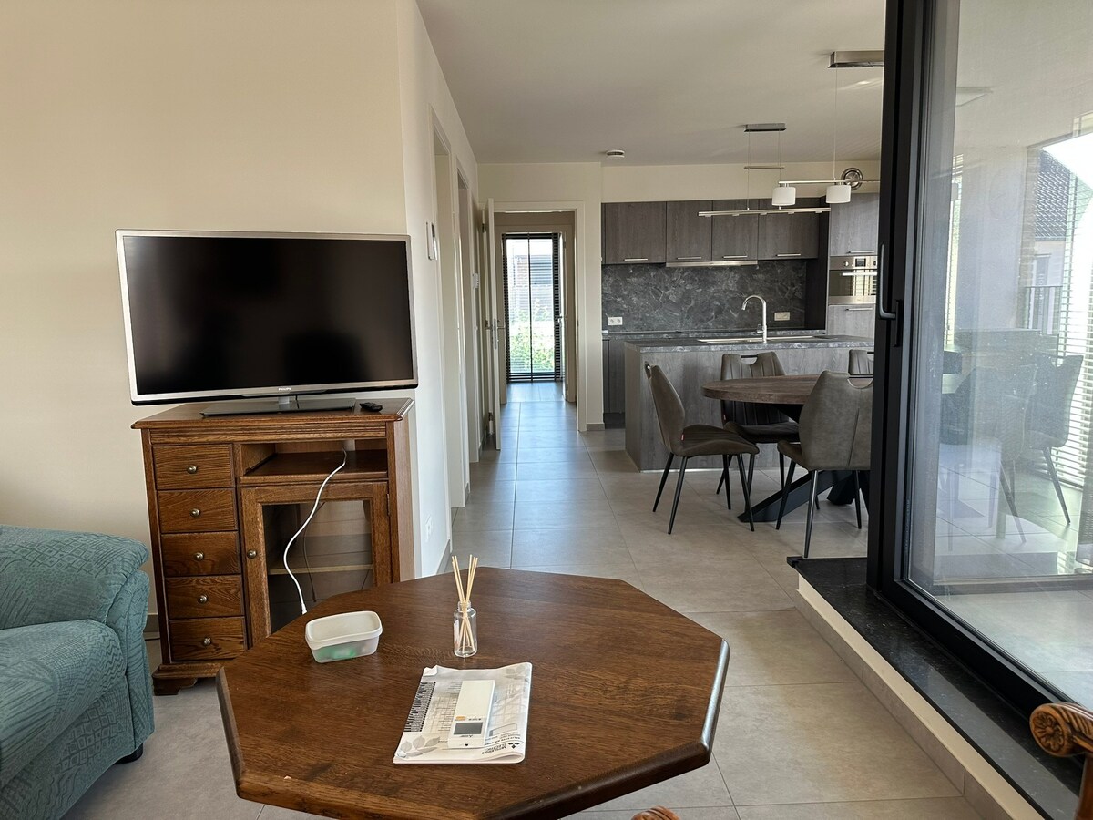 Recent appartement met 2 slaapkamers en terras 