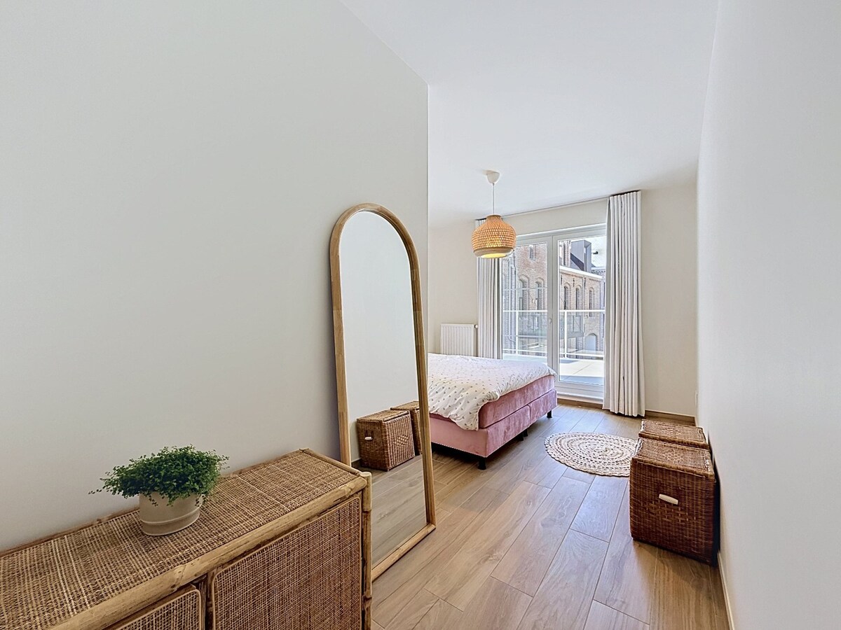 Nieuw appartement met riant terras en garage te centrum Zottegem 