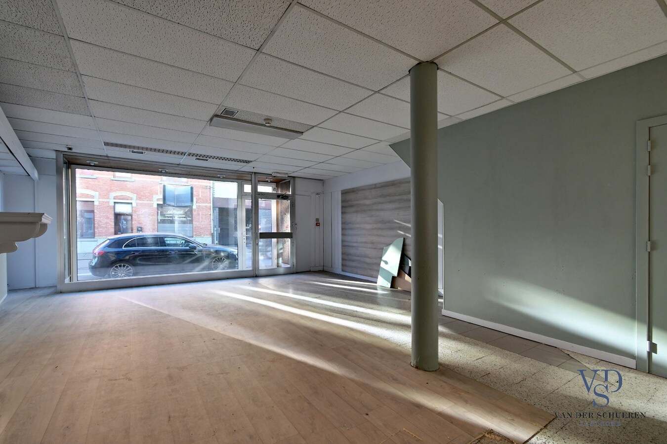 Uniek handelspand met woongedeelte in hartje Eine ! 