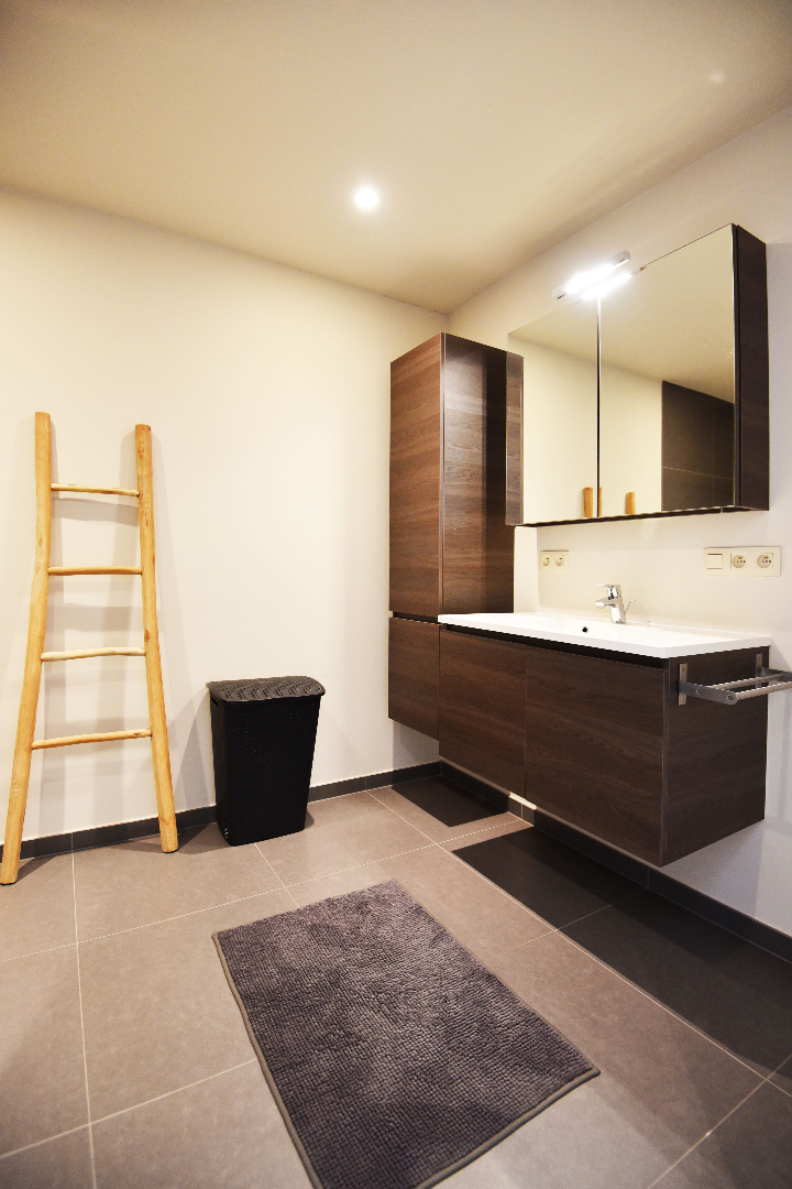 Energiezuinige bel-etage met ruime garage en 3 slpks nabij centrum Maldegem 