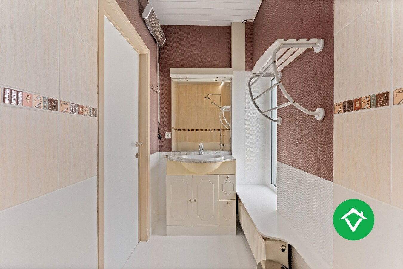 Landelijke woning met bijgebouw en zicht op de velden te koop in Vladslo 