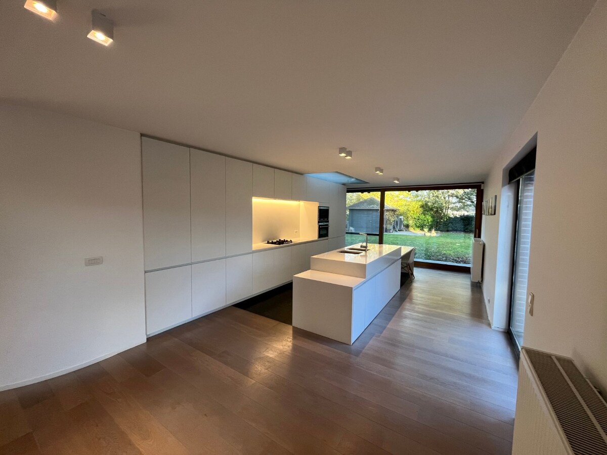 Ruime gezinswoning nabij centrum Deinze 