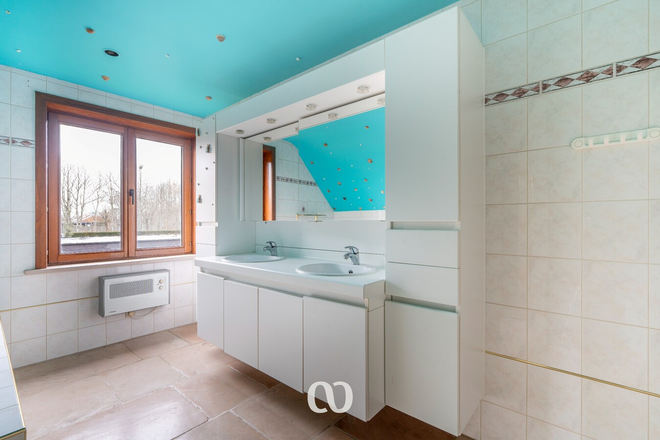 Karaktervolle en ruime woning met 3 slaapkamers en garage nabij het centrum van Oudenaarde 