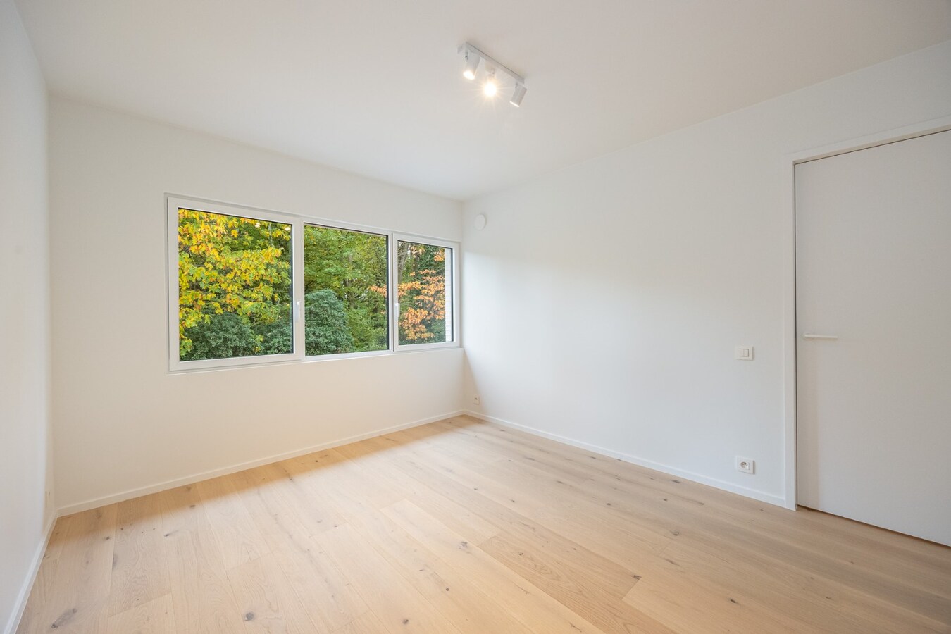 Energiezuinige instapklare woning met 4 slaapkamers en bijgebouw in hartje Schilde 