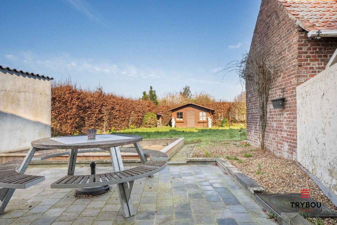 Landelijk gelegen woning met verzorgde tuin 