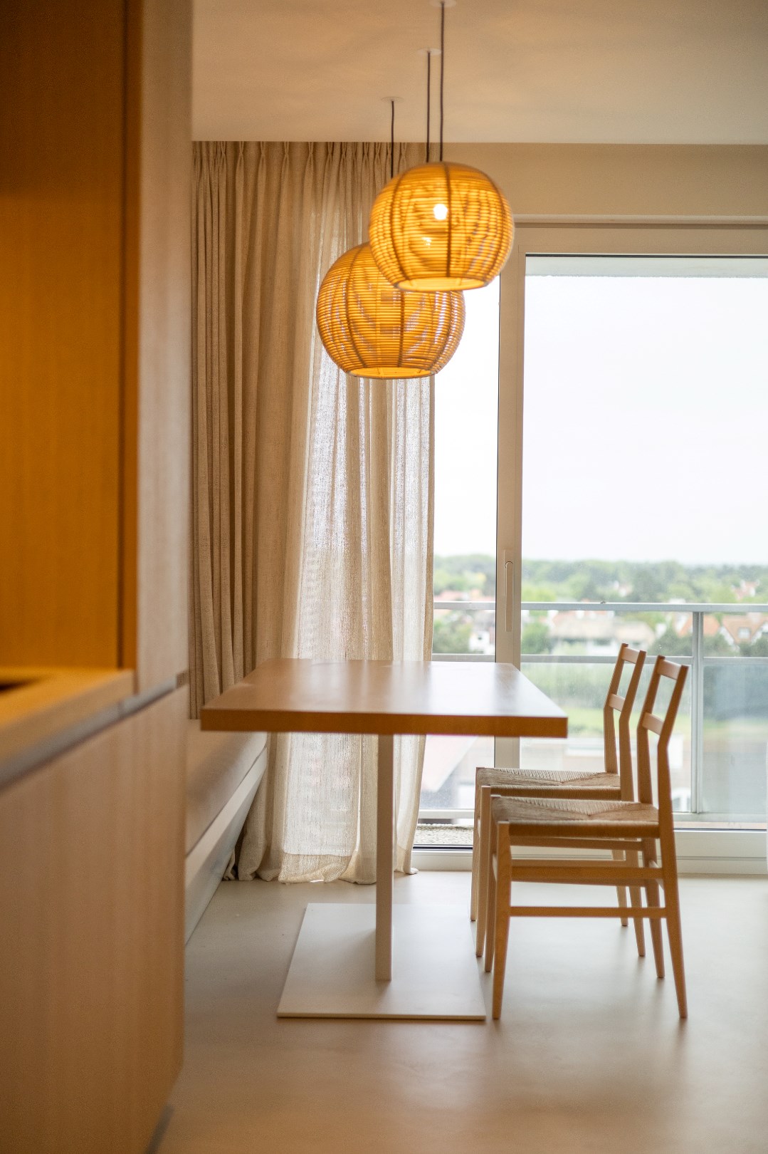 Charmant en instapklaar appartement te koop in Knokke op een toplocatie nabij de zeedijk, Kustlaan en Place m’as-tu vu. 