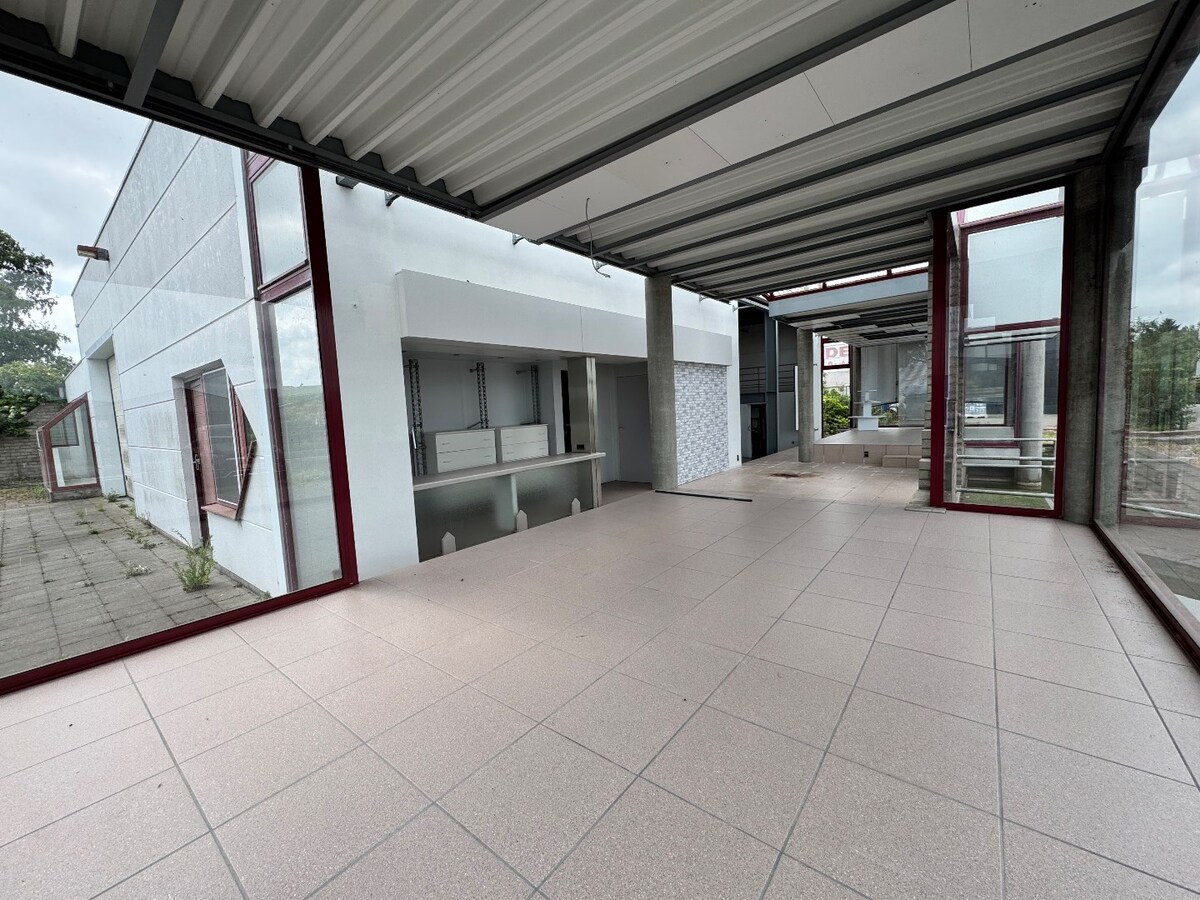 Handelspand met woonst te Ichtegem 