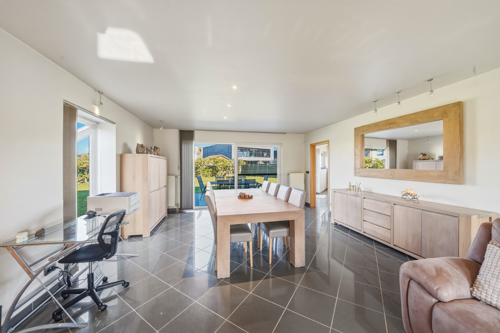 Ruime alleenstaande woning nabij zee en strand! 