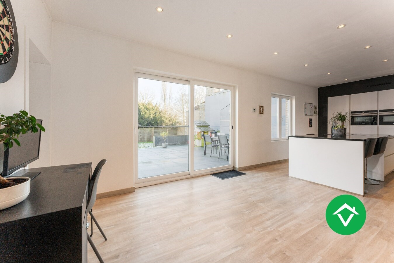 Instapklare, energiezuinige woning met privatieve tuin en garage te Pervijze 