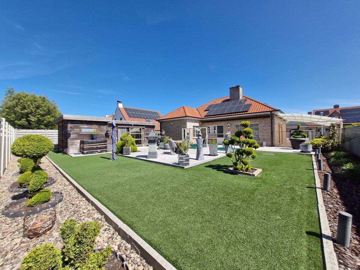 Klassevolle villa in residentiële villawijk te Knokke-Heist 