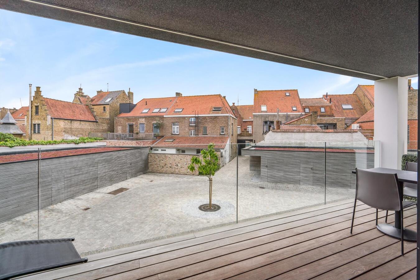 Ruim uniek  gelegen bemeubeld appartement met 2 slaapkamers en garage te Diksmuide 