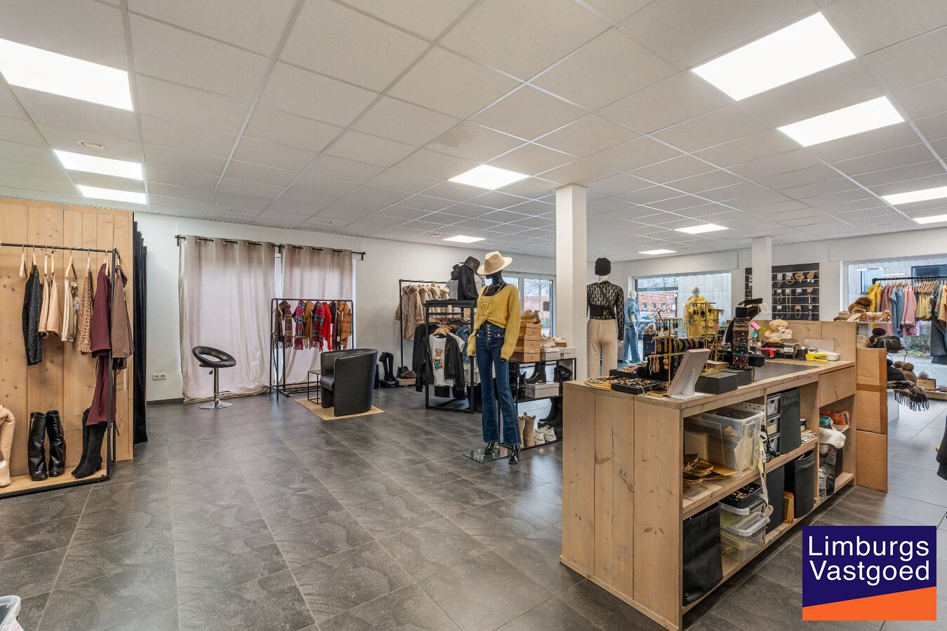 Handelsruimte, 110 m² + kelder, centrum van Houthalen-Oost 