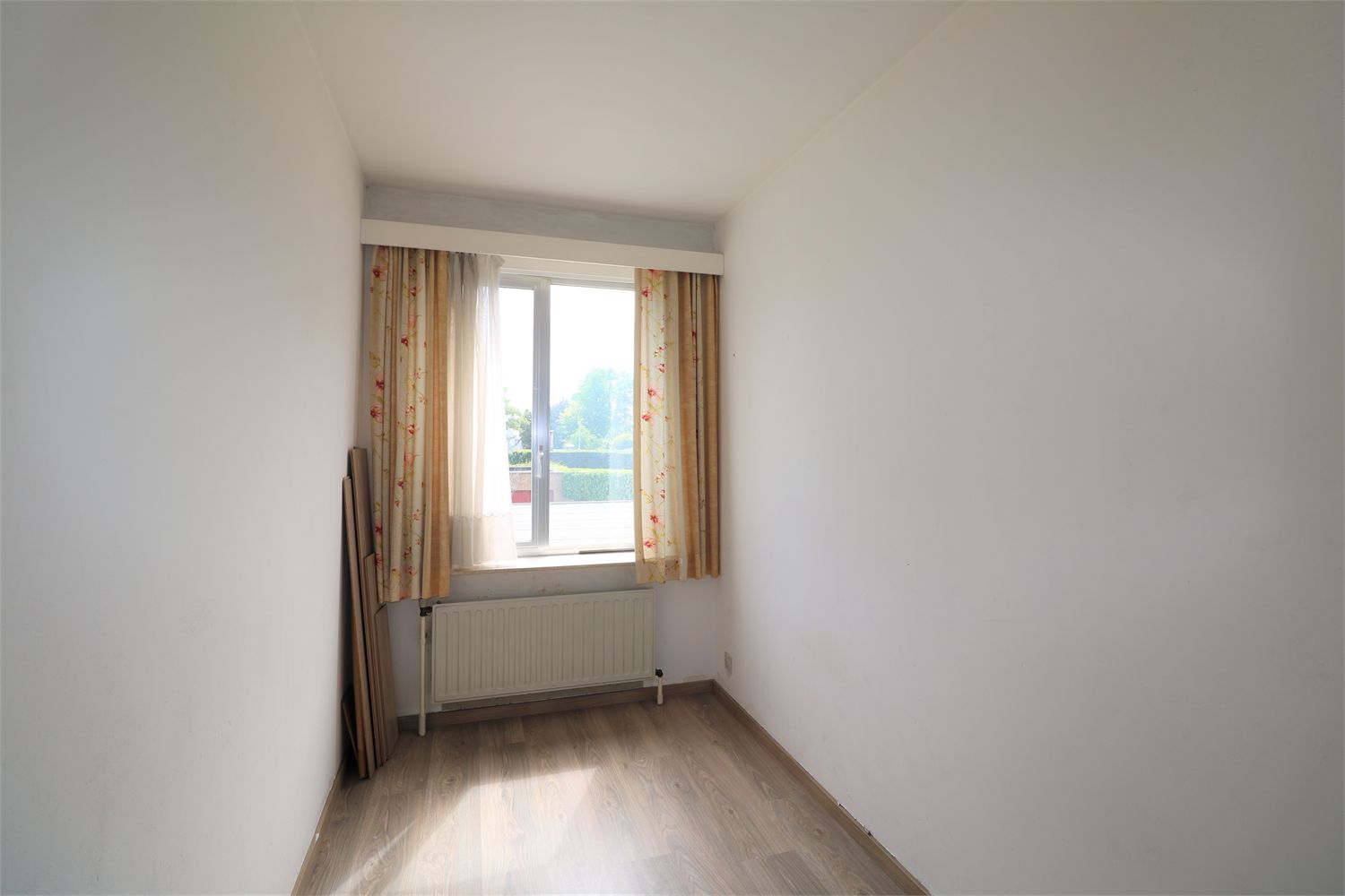 Licht en goed gelegen appartement te Sint-Niklaas incl. Garage 