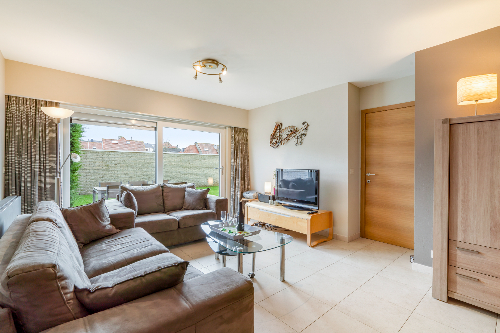 VAKANTIE APPARTEMENT MET ZONNIGE TUIN (VAKANTIEVERHUUR) 