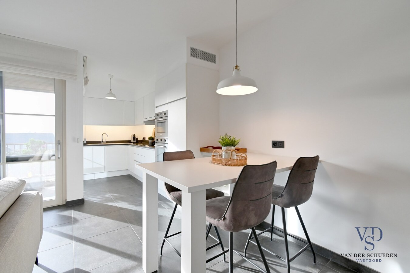 Luxueus, tijdloos wonen in Dikkelvenne. 