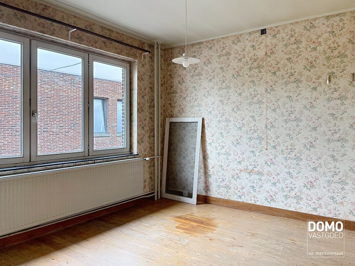 RUIME WONING MET KANTOORRUIMTE/PRAKTIJKRUIMTE 