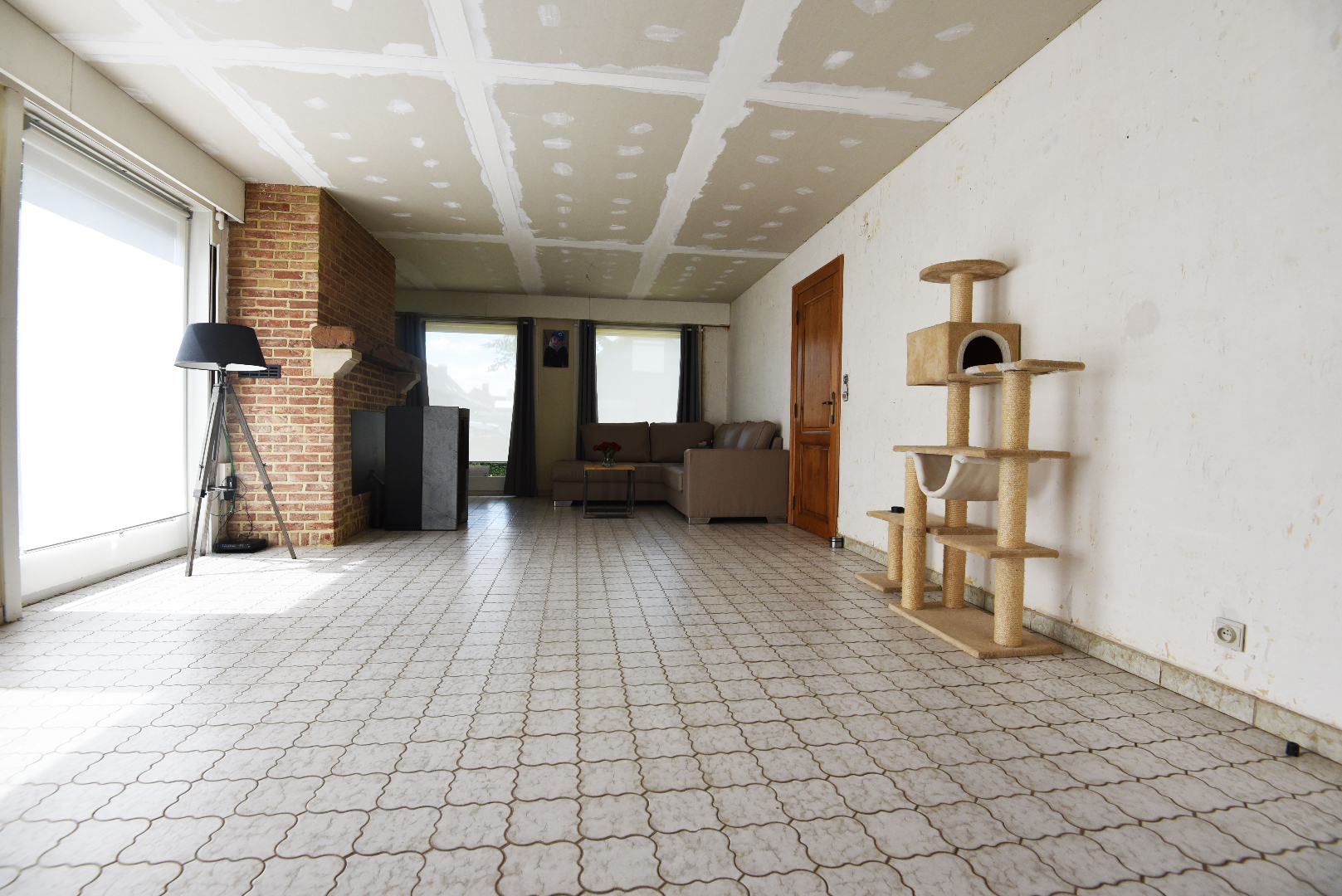 Verder af te werken gezinswoning  4 slpks rustig gelegen te Adegem 