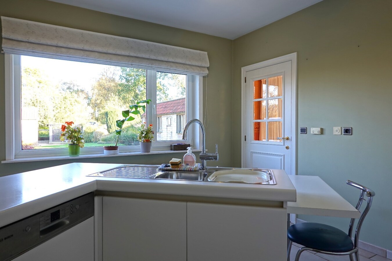 Stijlvolle villa met 4 slaapkamers en grote tuin 