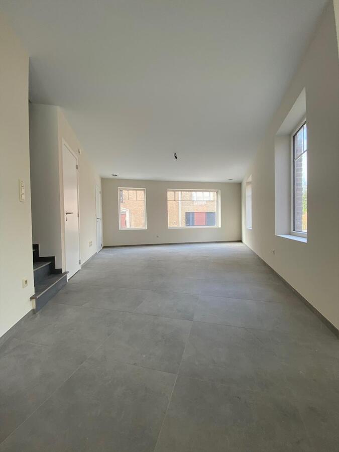 Woning met 4 slaapkamers en garage te Koekelare 