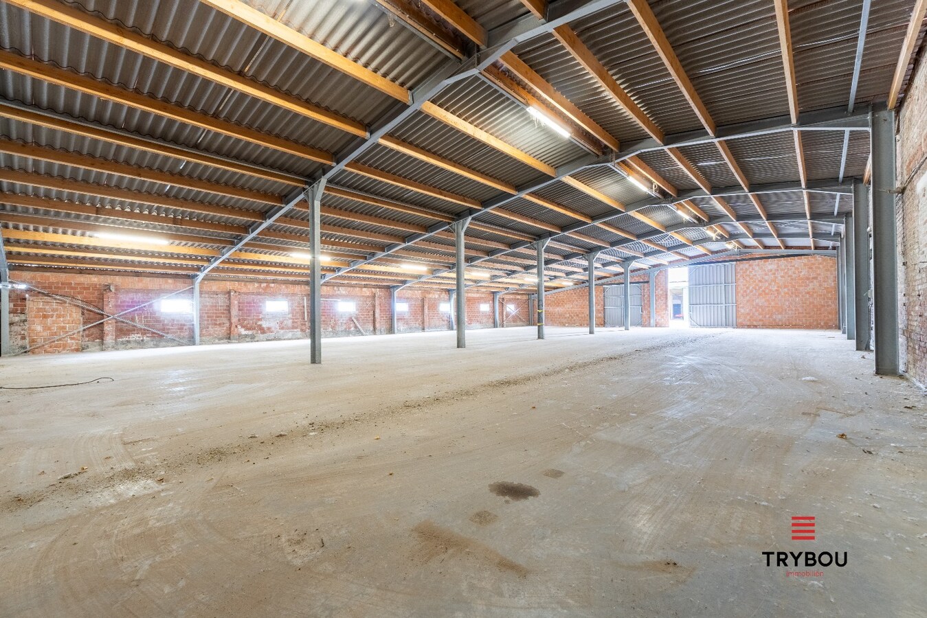 Ruime loods van 600 m² op vlot bereikbare locatie in Ieper 