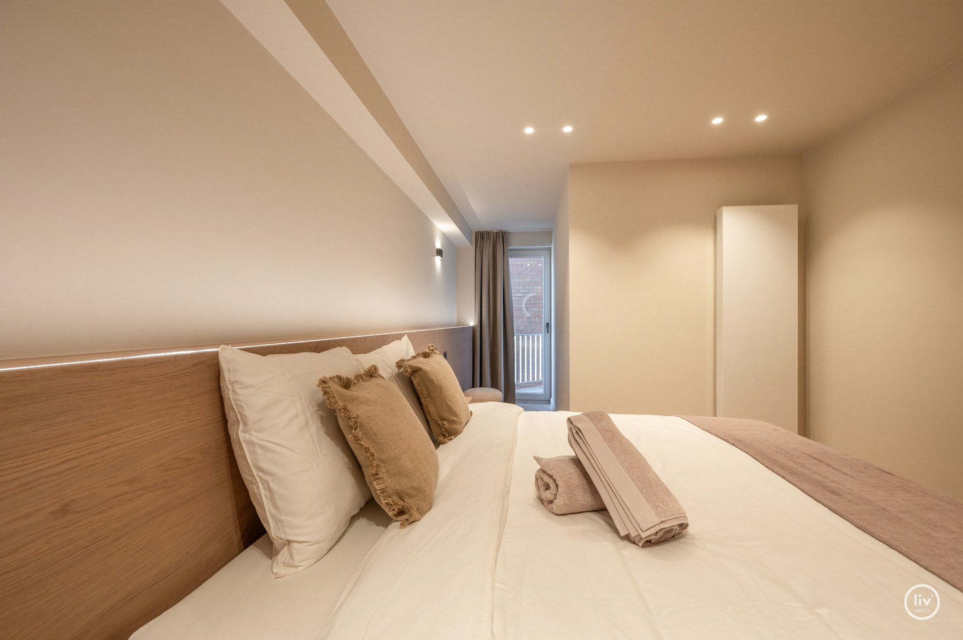 Projet de rénovation luxueux comprenant 3 chambres, situé sur l'avenue Dumortier (largeur de façade de 7 mètres). 