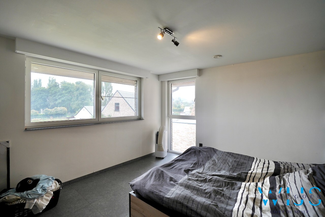 Ruime, energiezuinige gezinswoning te Oosteeklo ! 