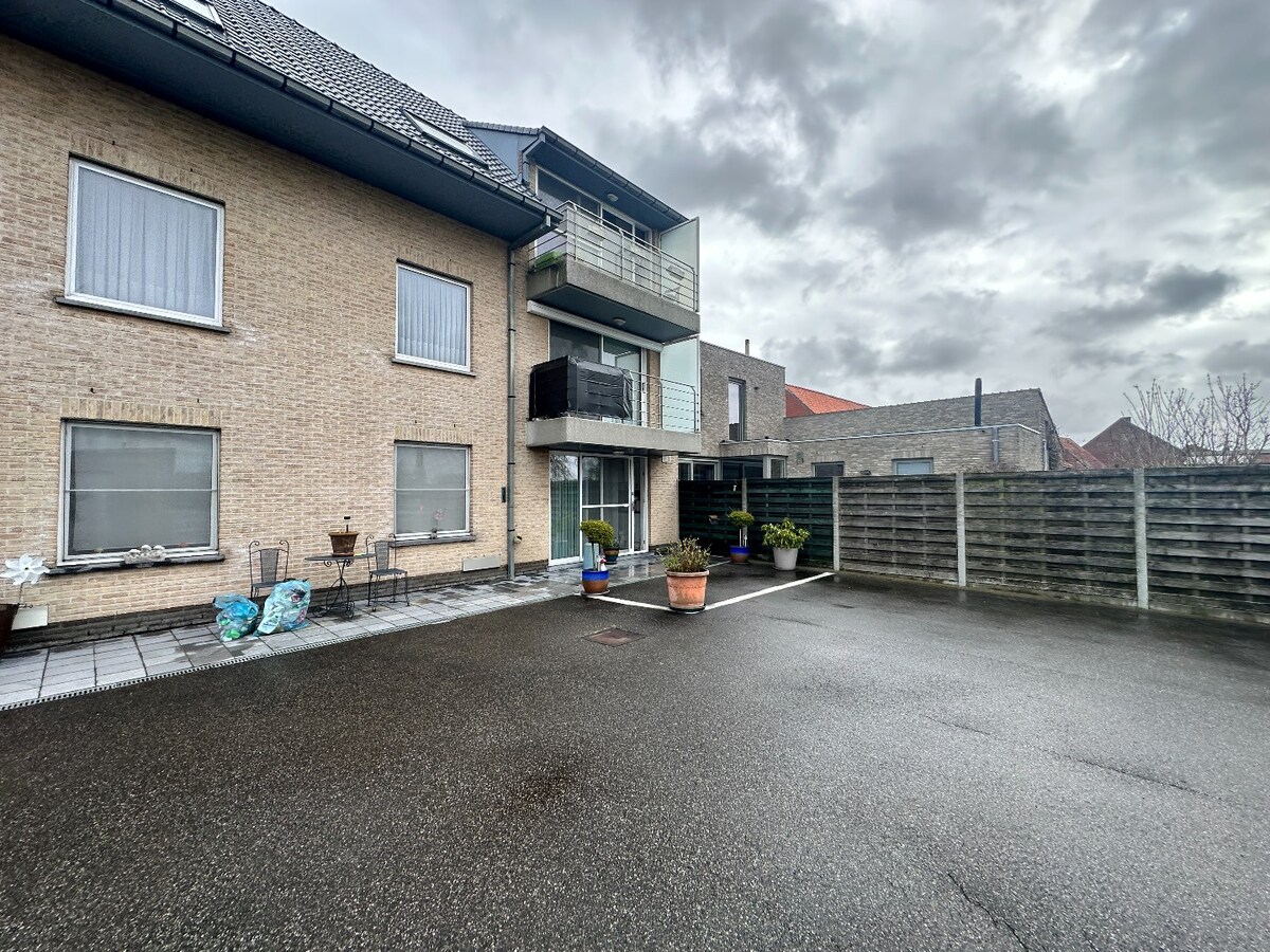 Ruim appartement op de eerste verdieping met twee slaapkamers en zonnig terras 