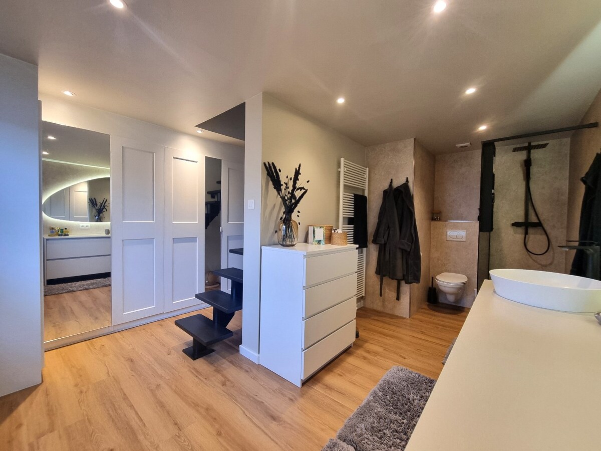 Recent, met oog voor detail gerenoveerde, zeer aangename woning te Heist 