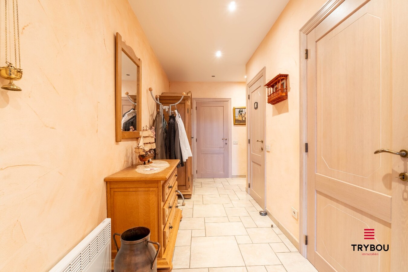 Ruim woon-appartement (120m²) met zicht op de Markt van Houthulst 