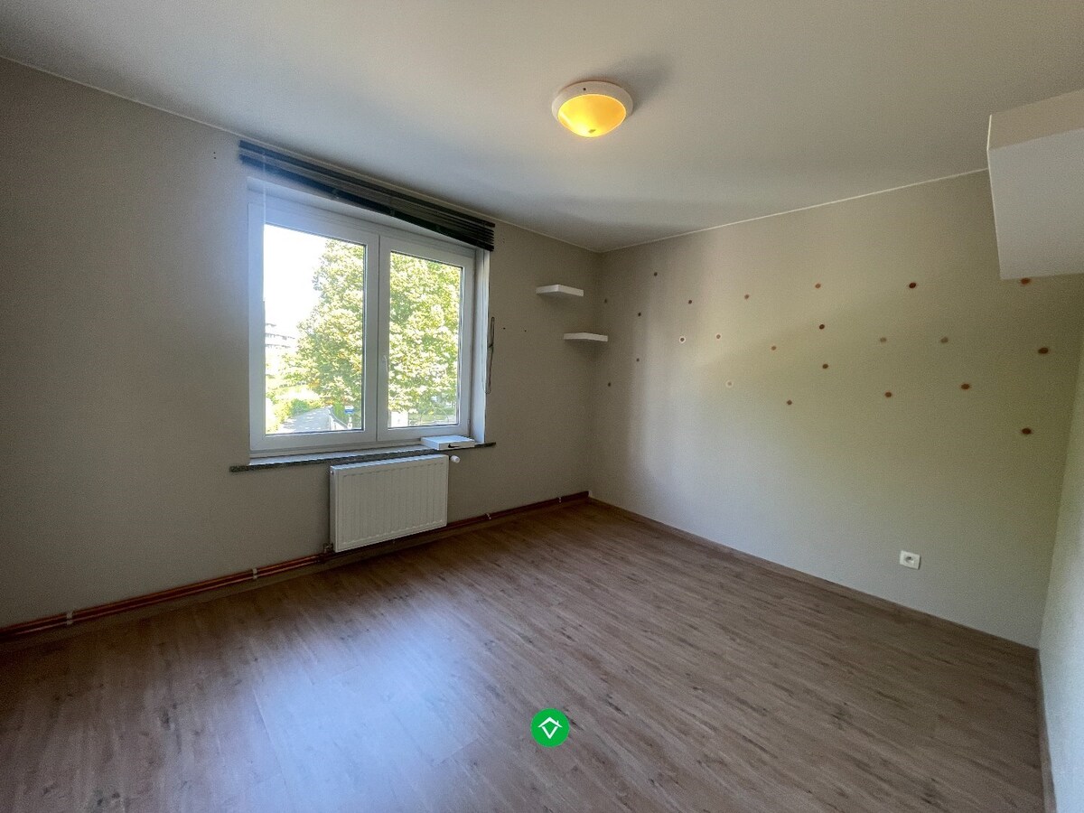 Hoekwoning met 2 slaapkamers te centrum Roeselare 