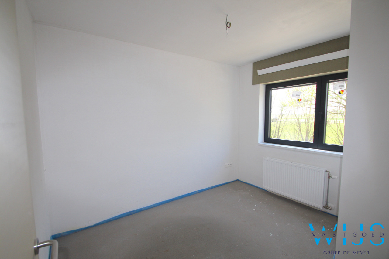 Compleet van A tot Z vernieuwd woonhuis te KLUIZEN /WIPPELGEM 