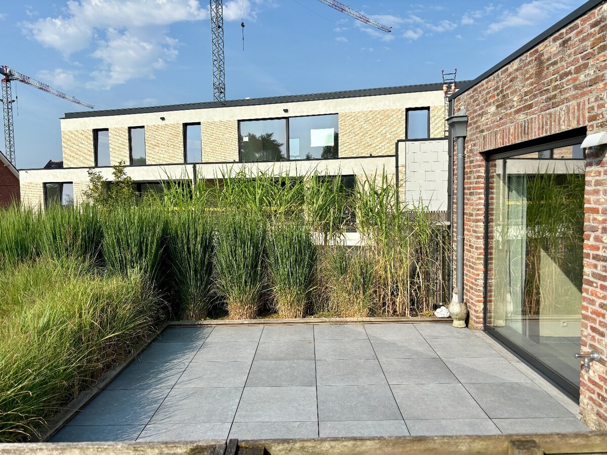 Prachtig, ruim duplex-appartement 115 m² met ruim terras in centrum Sint-Antonius 