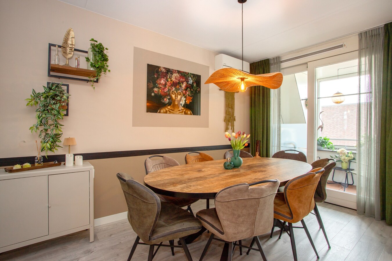 Instapklaar en modern appartement met erfpacht in hartje Bladel – mét eigen parkeerplaats en berging! 