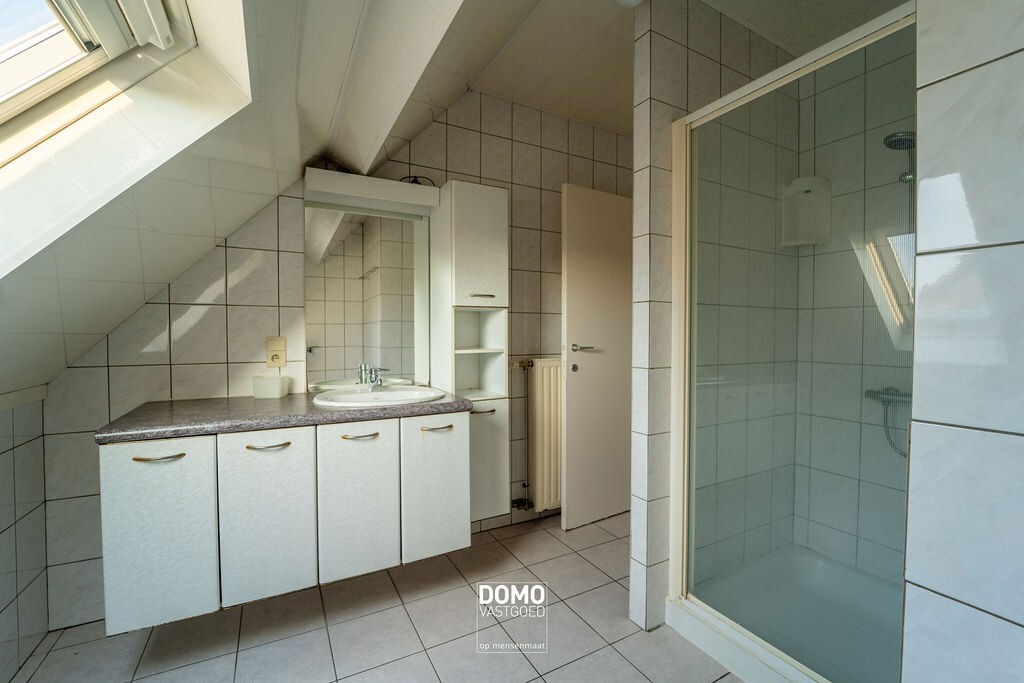 Instapklaar appartement met garage, rustig gelegen. 