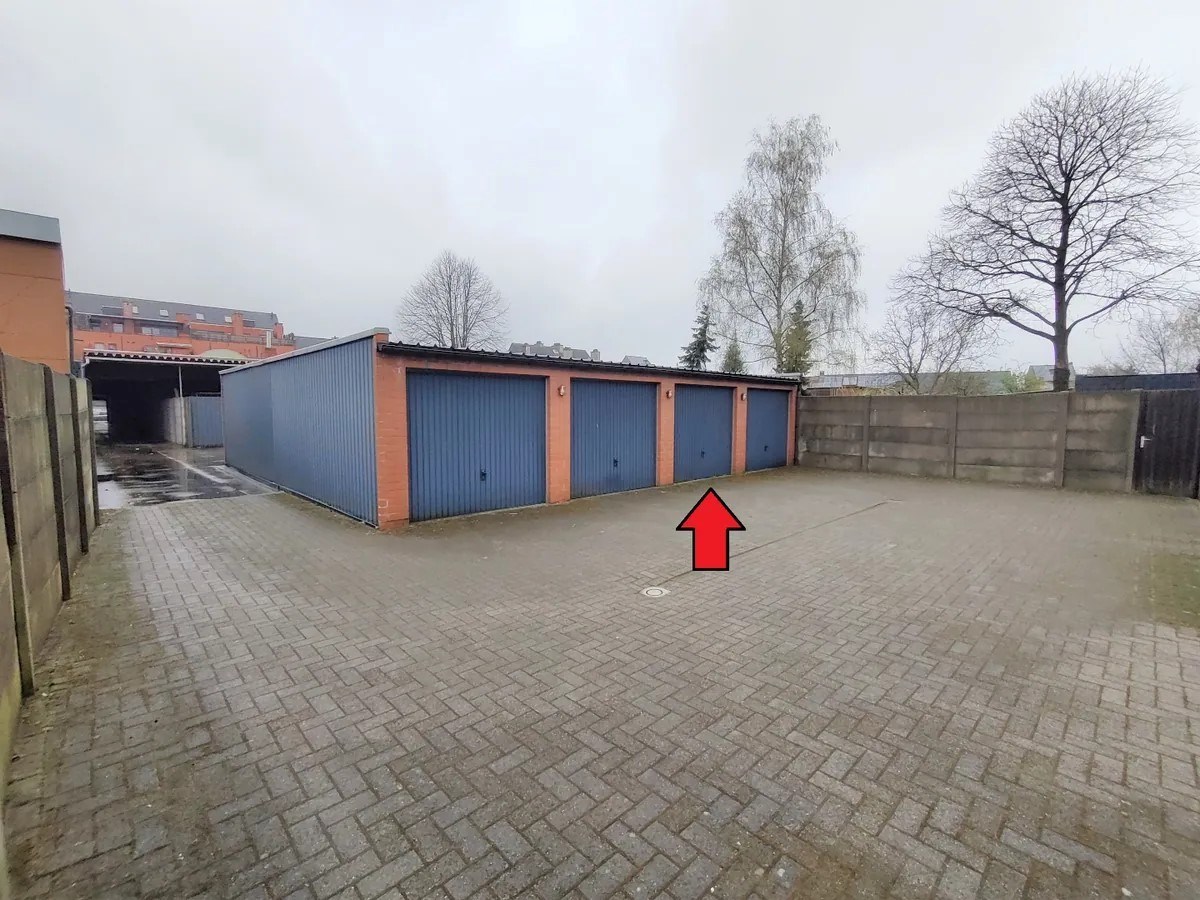 Instapklaar appartement met 2 slaapkamers en een garage in centrum van Geel 