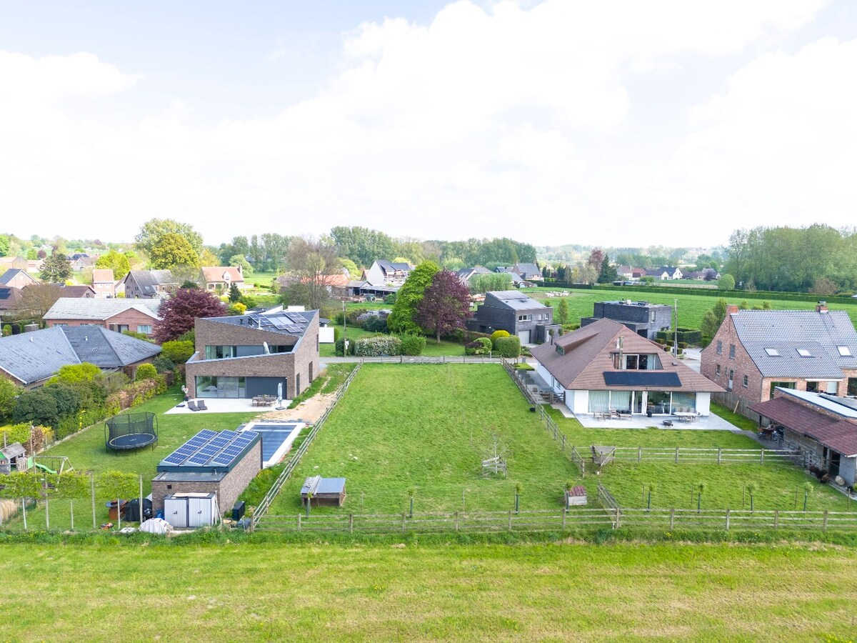 Bouwgrond voor OB met gunstige oriëntatie op toplocatie te Godveerdegem 