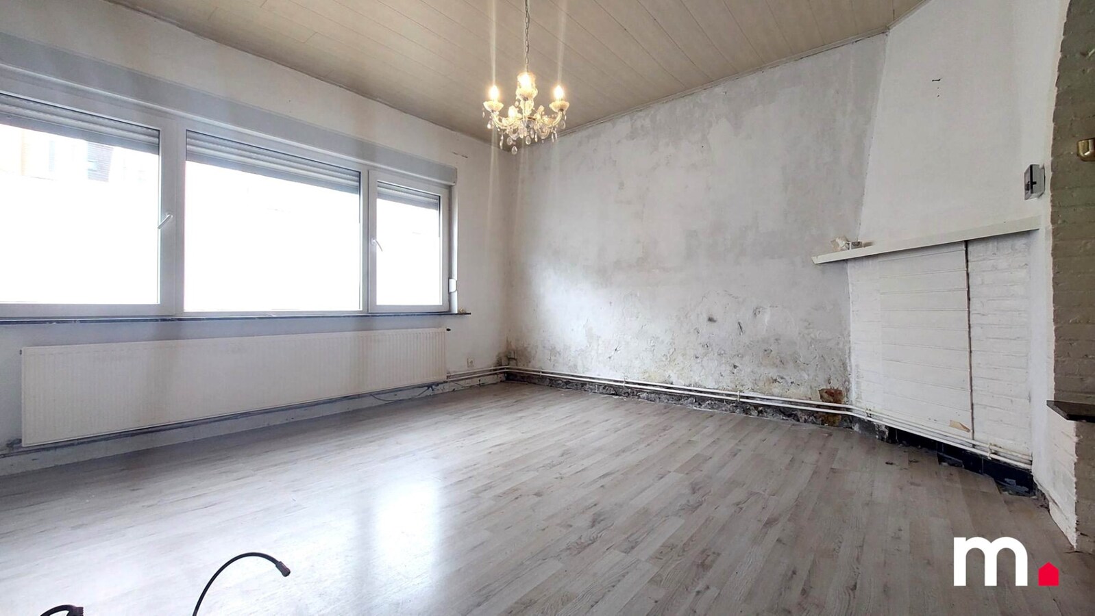 TE RENOVEREN GELIJKVLOERS APPARTEMENT TE BREDENE 