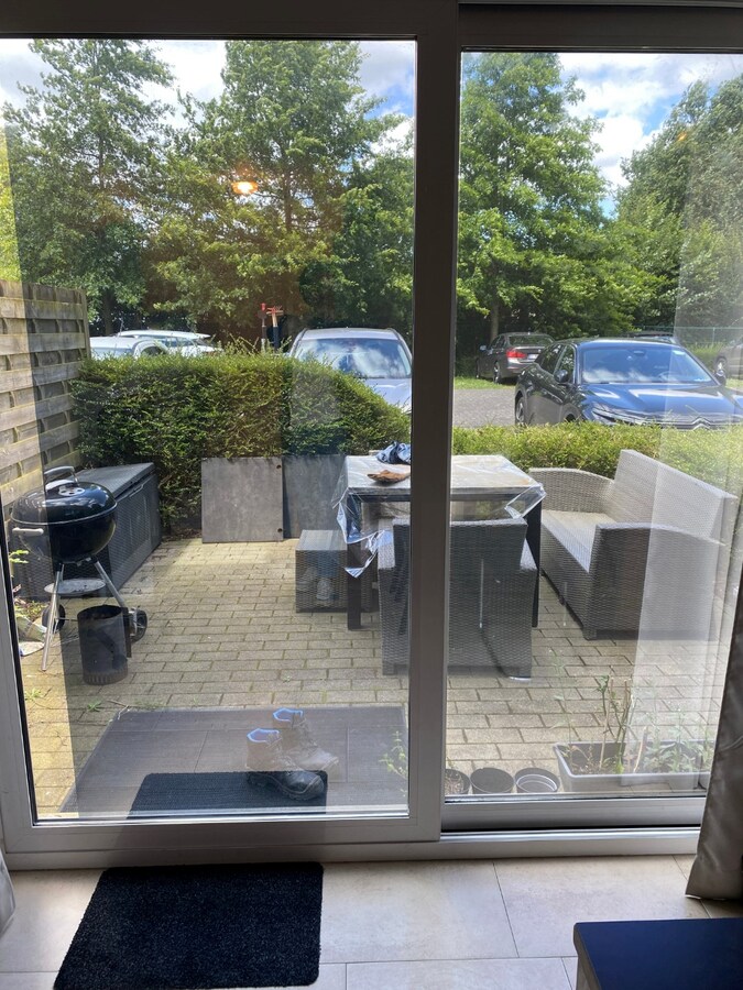 Eigentijds appartement met 2 autostaanplaatsen 