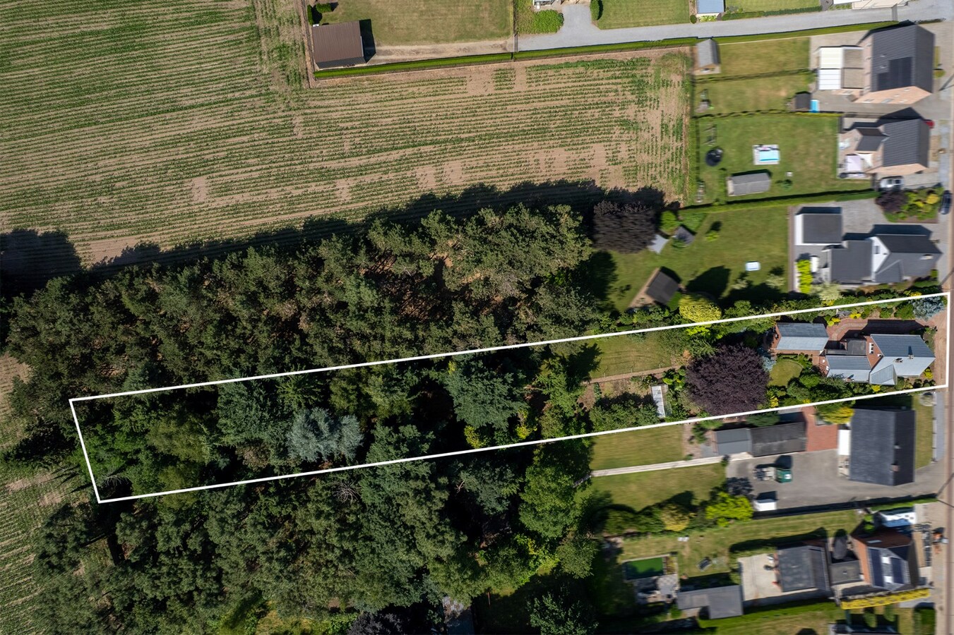 Zeer goed onderhouden woning gelegen op een prachtig perceel van circa 30 are 