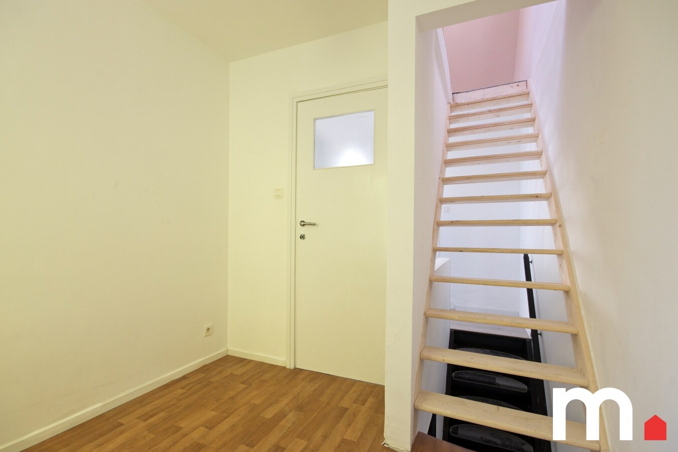 Instapklare woning te Wevelgem! met 4 slaapkamers en 12 zonnepanelen 