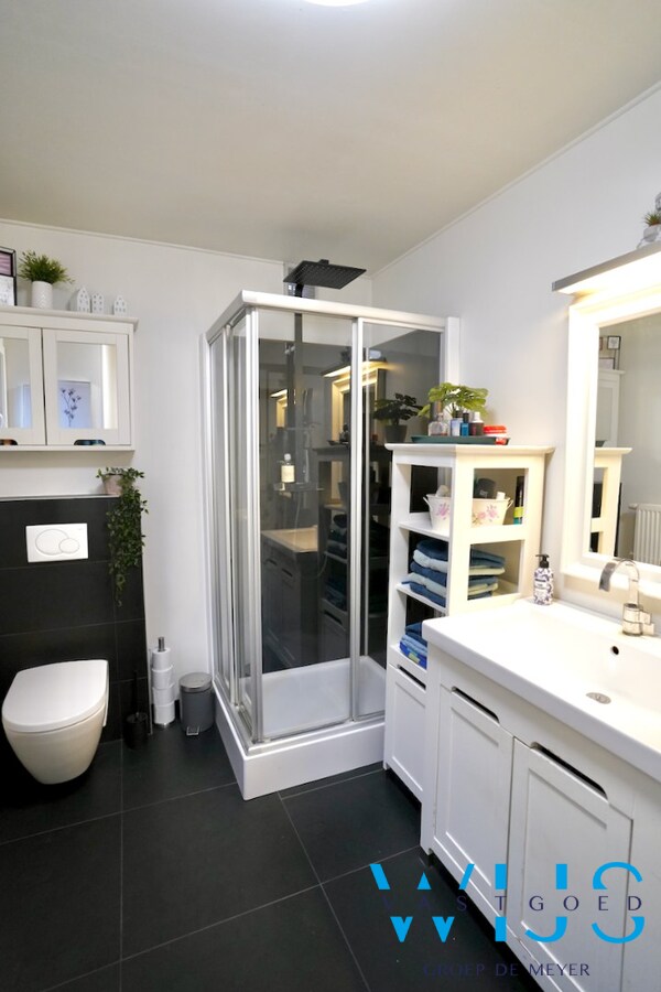 Instapklare, karaktervolle ALLEENSTAANDE woning op topligging in Ertvelde ! 