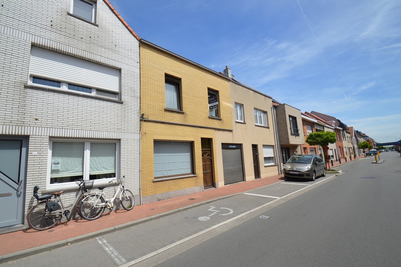 Te renoveren, centraal gelegen woning op 246m² grond - Heist 