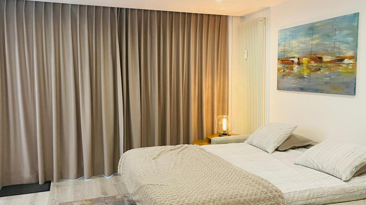 Exclusief hoekpenthouse met uitzonderlijk zeezicht en riant zonneterras in Heist. 