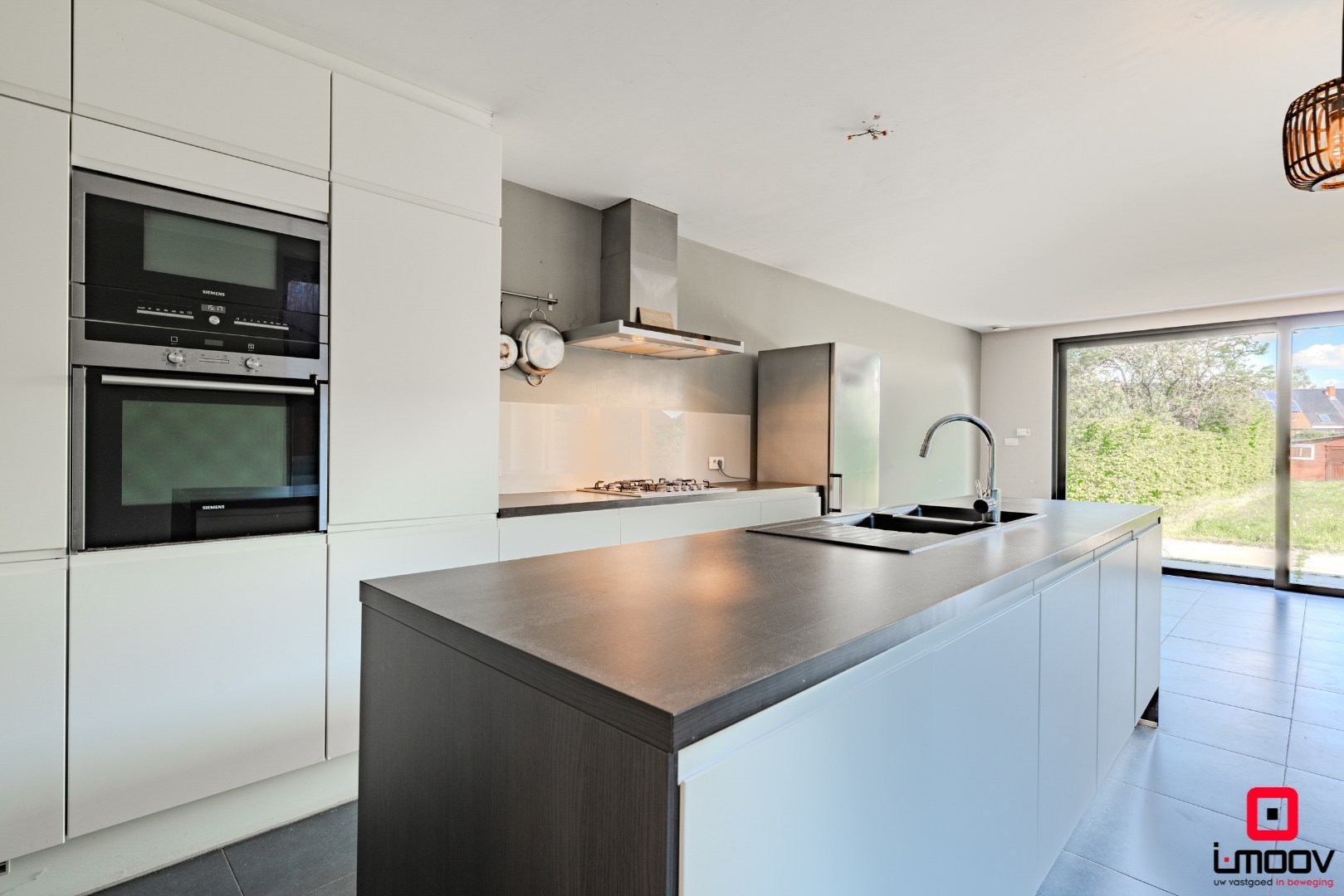 Modern appartement met uitzonderlijk grote tuin en kwalitatieve afwerking te Oostakker 